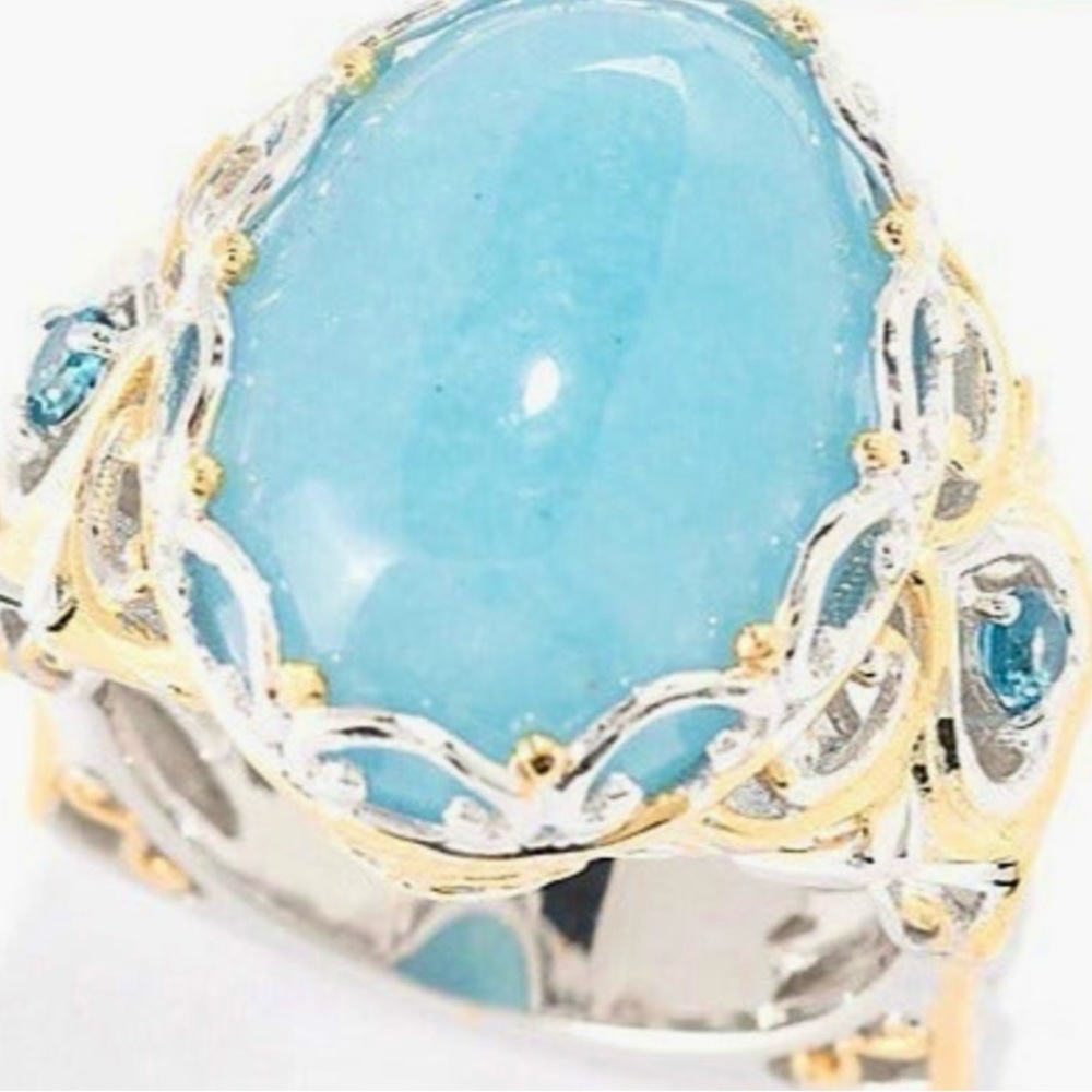 A beautiful Valitutti design, gorgeous, large aquamarine ring in gold/SS size 10